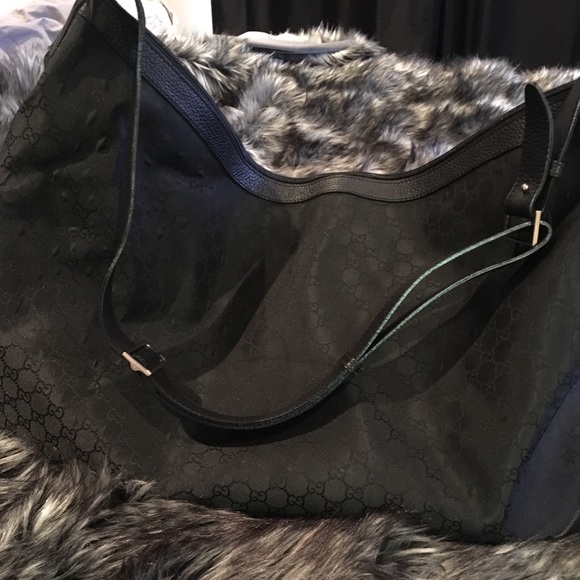 Gucci Handbags - 💯 AUTHENTIC GUCCI DUFFLE BAG